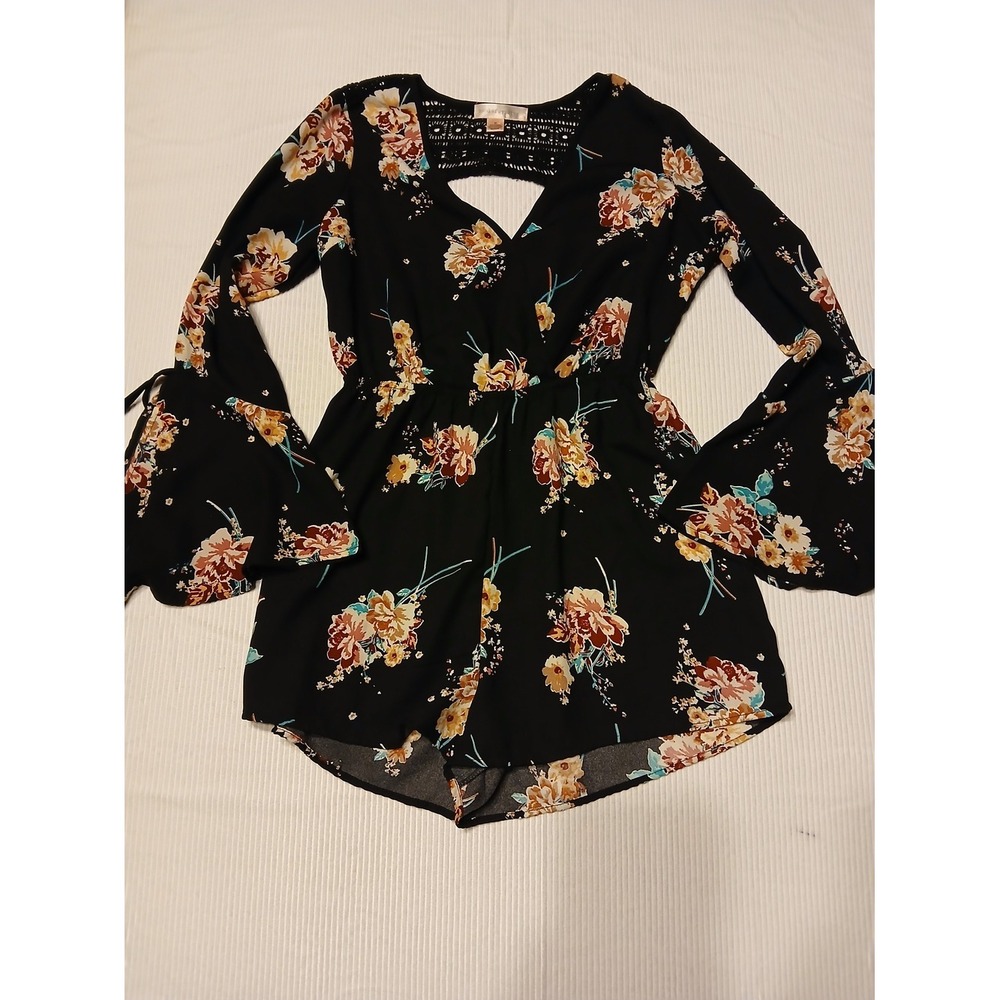 Band of Gypsies Black Floral Crochet Back Bell Sleeve Romper Medium